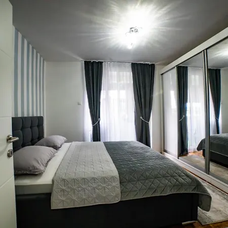 Lux Apartament *