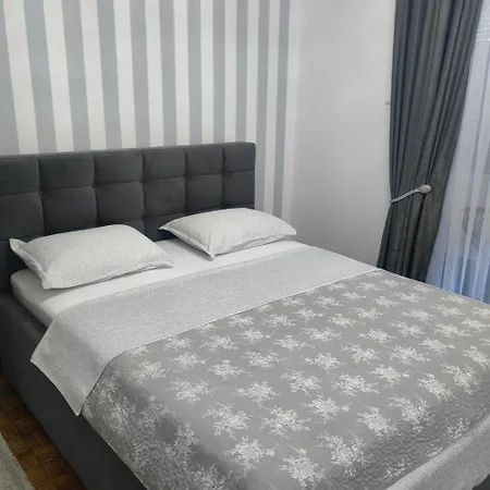 Apartament Lux *